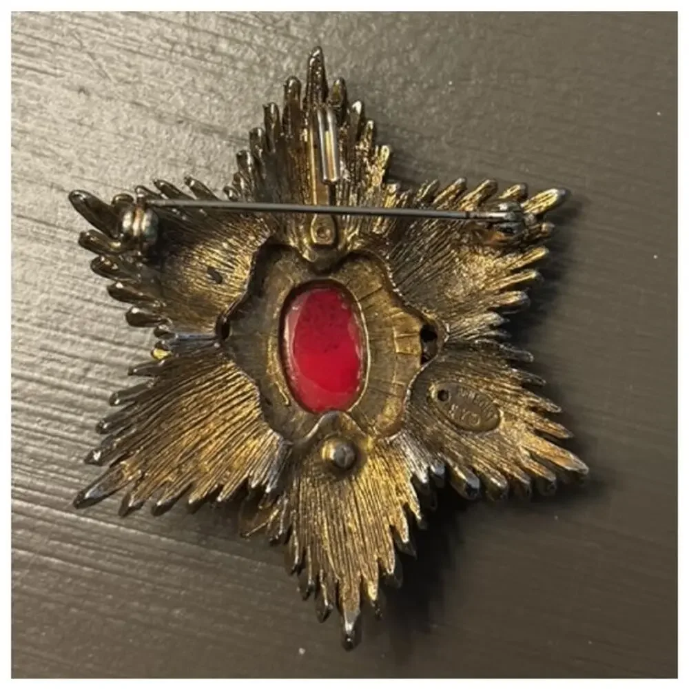 Vintage Benedikt NY Sunburst Brooch with‎ Red Cabochon Stone